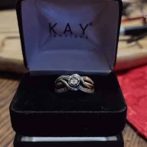 I am selling an engagement ring it is sterling silver.